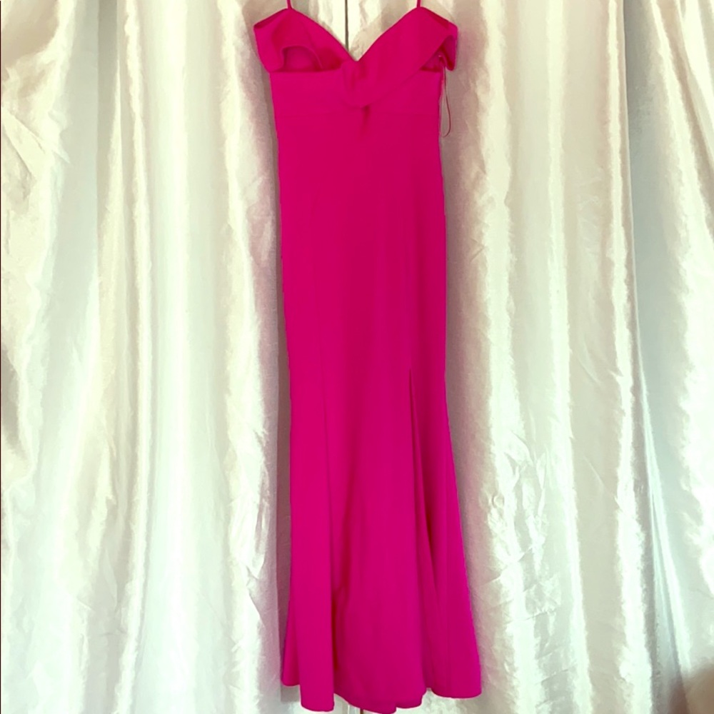 Night Way fuchsia mermaid gown